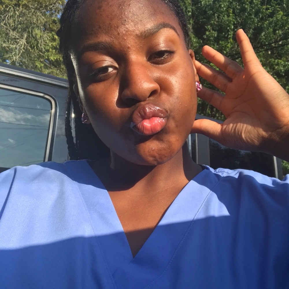 Meet your Posher, Maia